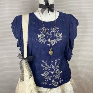 ♡ floral and lace embroidered batwing sleeve flared blouse ♡